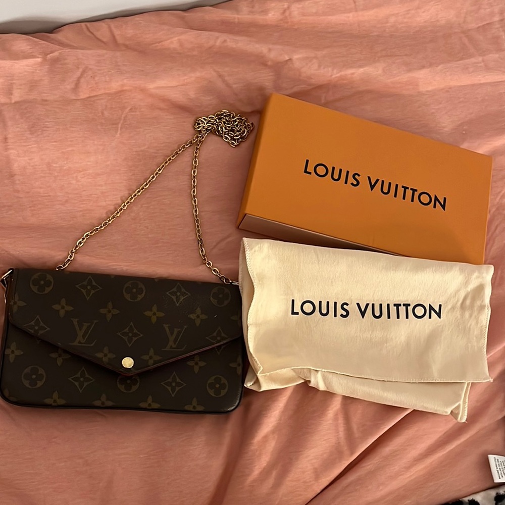 Louis Vuitton Monogram Felice Pouchette. (With box, dust bag, inserts)